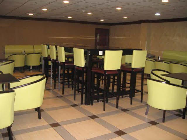 Ramada By Wyndham Near Paramus 3*