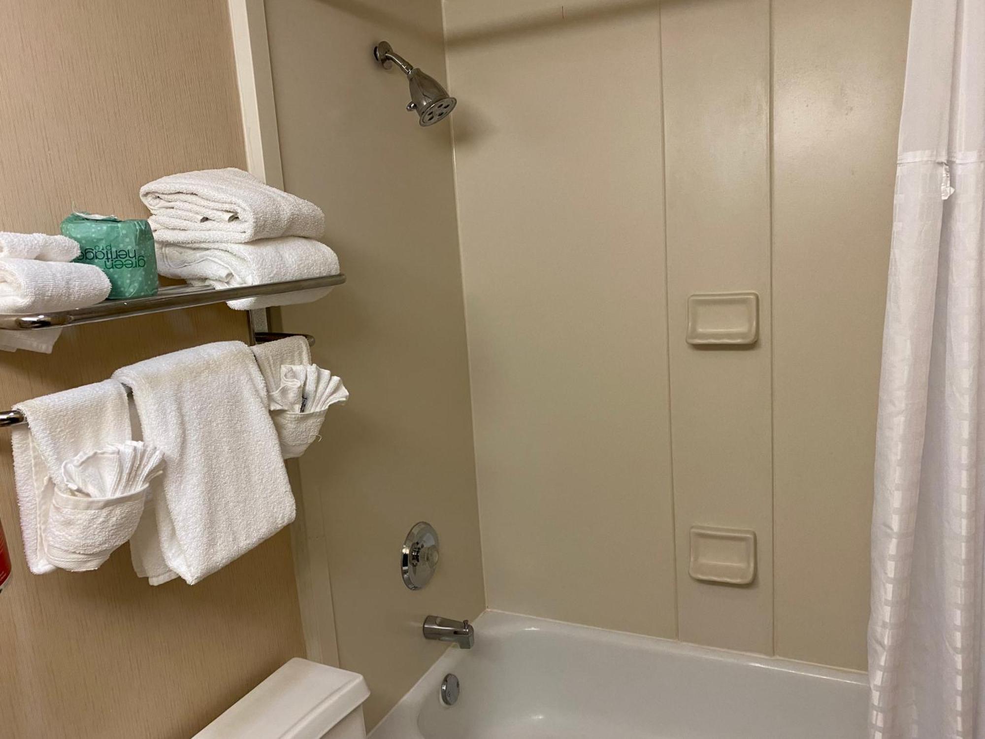 Ramada By Wyndham Near Paramus